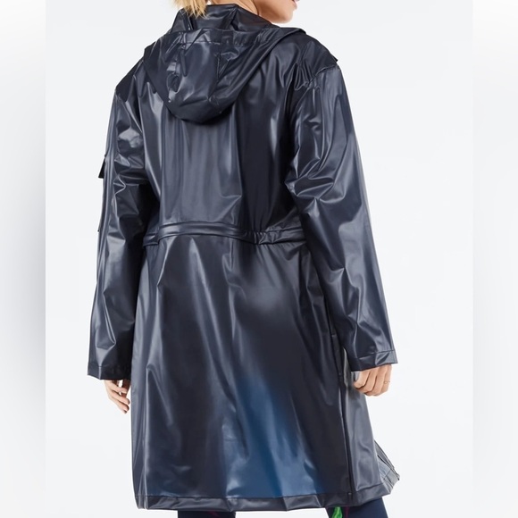 New! Fabletics Kenna Convertible Rain Jacket
Color: Deep Navy Travel Long/Short - Picture 7 of 16